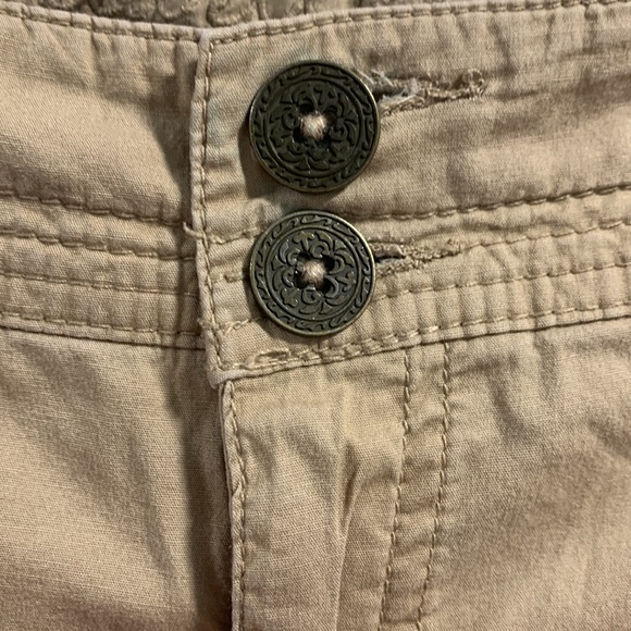Tan Maurice’s Cargo Style Crop Pants - Picture 5 of 15